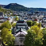 3 Soverom, Sentralt I Og Moderne Bad Appartement Bergen