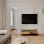 דירה 3 Soverom, Sentralt I Og Moderne Bad