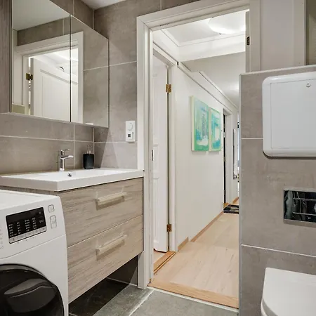 3 Soverom, Sentralt I Og Moderne Bad Apartamento *