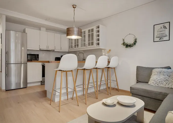 3 Soverom, Sentralt I Og Moderne Bad Apartment