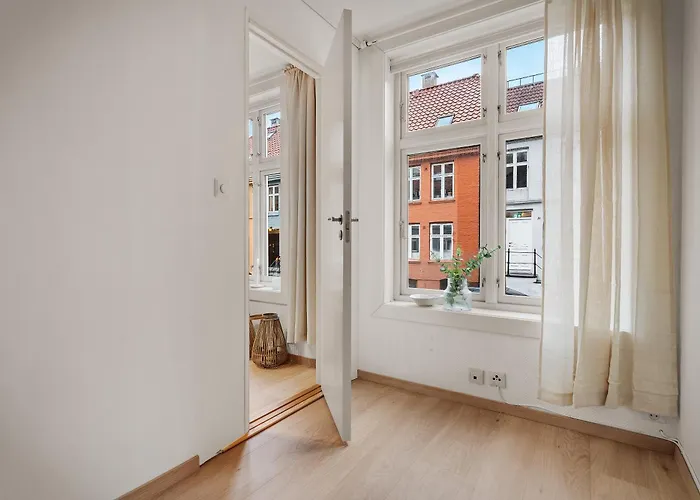 3 Soverom, Sentralt I Og Moderne Bad